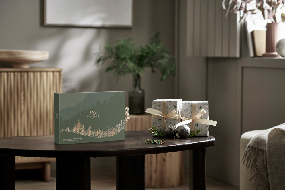 WoodWick Julekalender 12 Days of Fragrance - 12 Styk - Duftlys i Glas - Trævæge