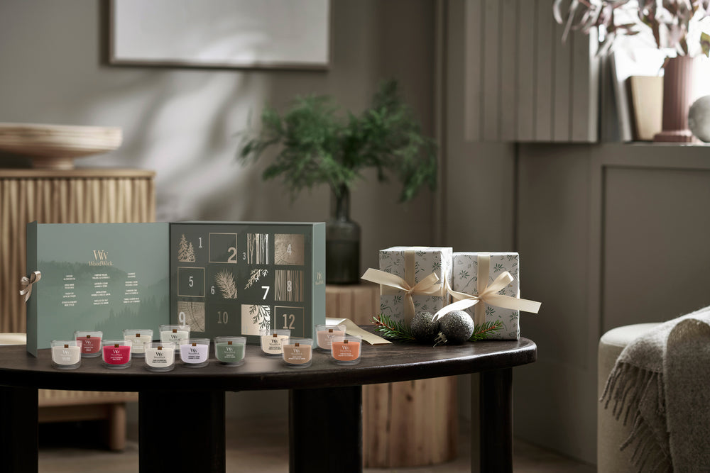 WoodWick Julekalender 12 Days of Fragrance - 12 Styk - Duftlys i Glas - Trævæge