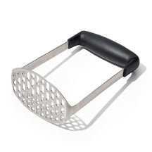 OXO Good Grips Kartoffelstamper med Horisontalt Greb