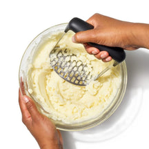 OXO Good Grips Kartoffelstamper med Horisontalt Greb
