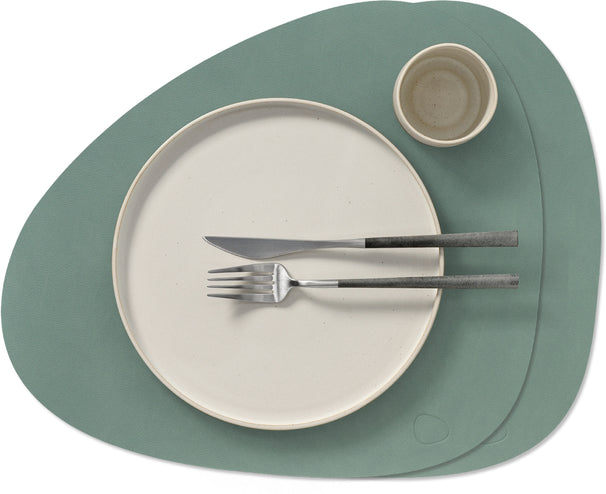 LIND DNA Placemats Nupo - Læder - Pastel Grøn - Buet - 44 x 37 cm - 2 Styk
