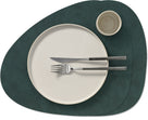 LIND DNA Placemats Nupo - Læder - Mørkegrøn - Kurvet - 44 x 37 cm - 2 Styk