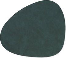 LIND DNA Placemats Nupo - Læder - Mørkegrøn - Kurvet - 44 x 37 cm - 2 Styk