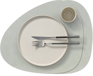 LIND DNA Placemats Nupo - Læder - Metallic - Kurvet - 44 x 37 cm - 2 Styk