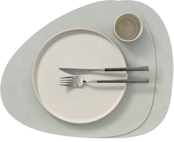 LIND DNA Placemats Nupo - Læder - Metallic - Kurvet - 44 x 37 cm - 2 Styk