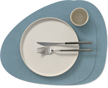 LIND DNA Placemats Nupo - Læder - Lys Blå - Buet - 44 x 37 cm - 2 Stykker