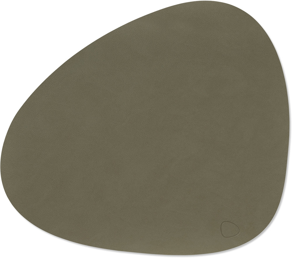 LIND DNA Placemats Nupo - Læder - Army Green - Curved - 44 x 37 cm - 2 Styk