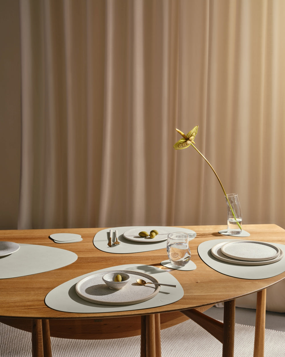 LIND DNA Placemats Nupo - Læder - Linen - Kurvet - 44 x 37 cm - 2 Styk