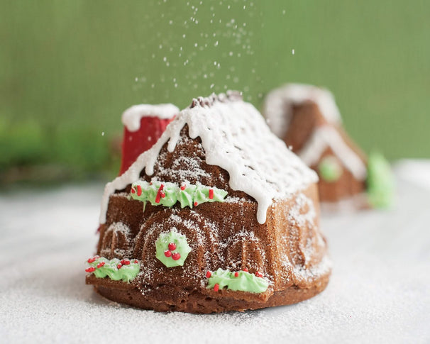 Nordic Ware Cakeform Gingerbread House Duet Sølv - Gietaluminium - 32 x 17 cm