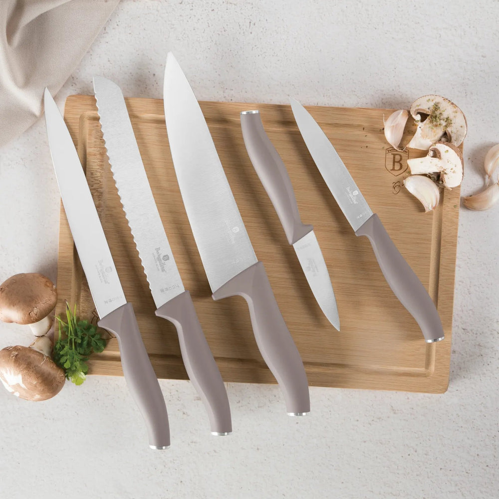 BerlingerHaus Knivsæt med Skærebræt Taupe 6-delt - Kokkekniv, Brødkniv, Kødkniv, Universalkniv & Skrællekniv