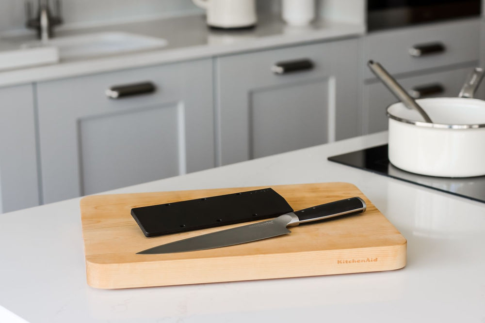 KitchenAid Koksmes Gourmet 20 cm + Gratis mesbeschermer