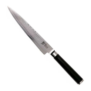 Kai Tomatenmes Shun Classic 15 cm damaststaal met zwart heft, vrijstaand op witte achtergrond