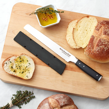KitchenAid Brødkniv Gourmet 20 cm + Gratis knivbeskytter