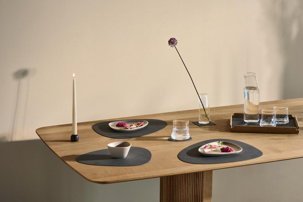 LIND DNA Placemats Nupo - Læder - Antracit - Buet - 44 x 37 cm - 2 Stykker
