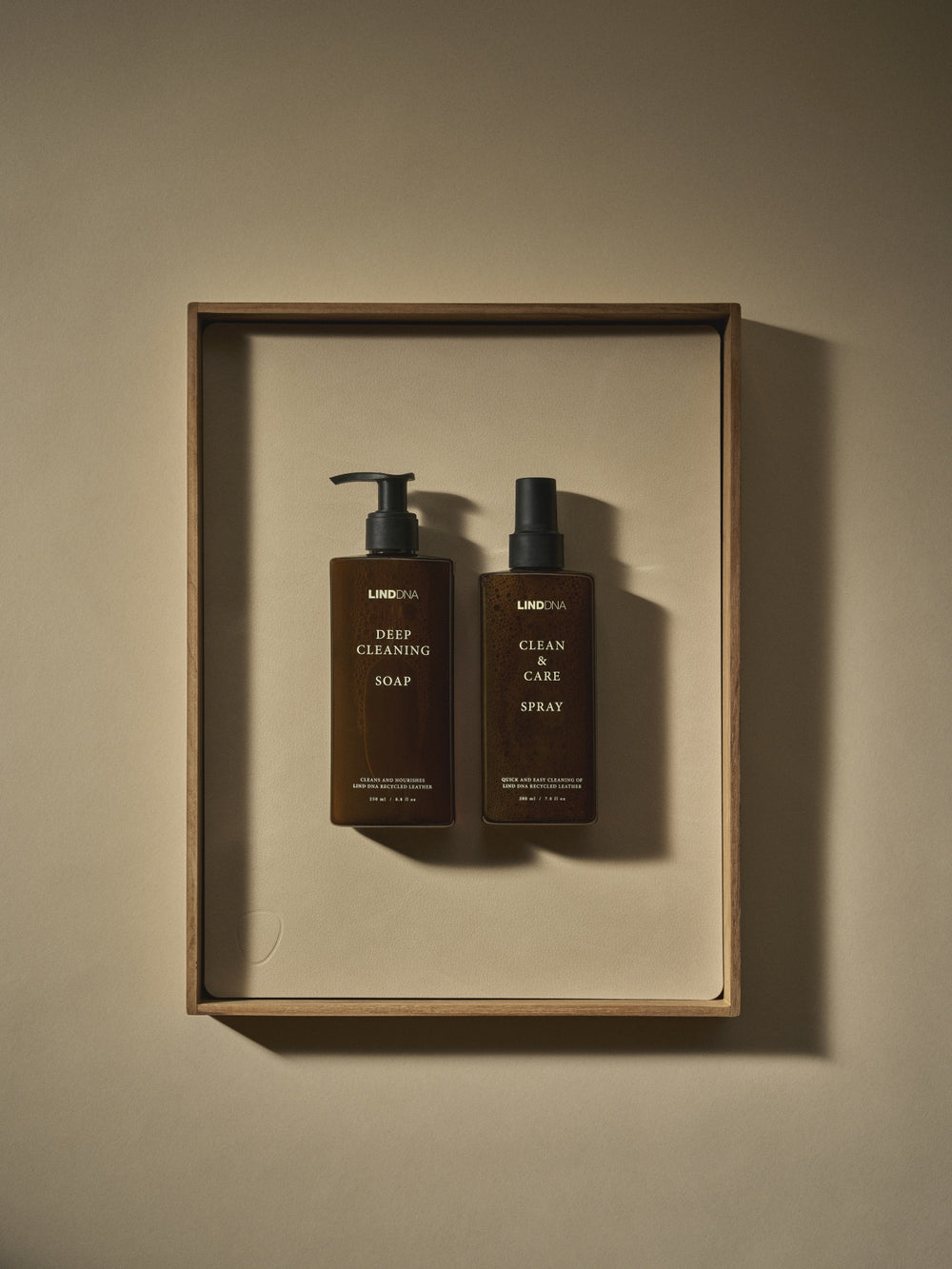 LIND DNA Rengøringsspray til Bordskånere &amp; Underlag - Clean &amp; Care - 200 ml