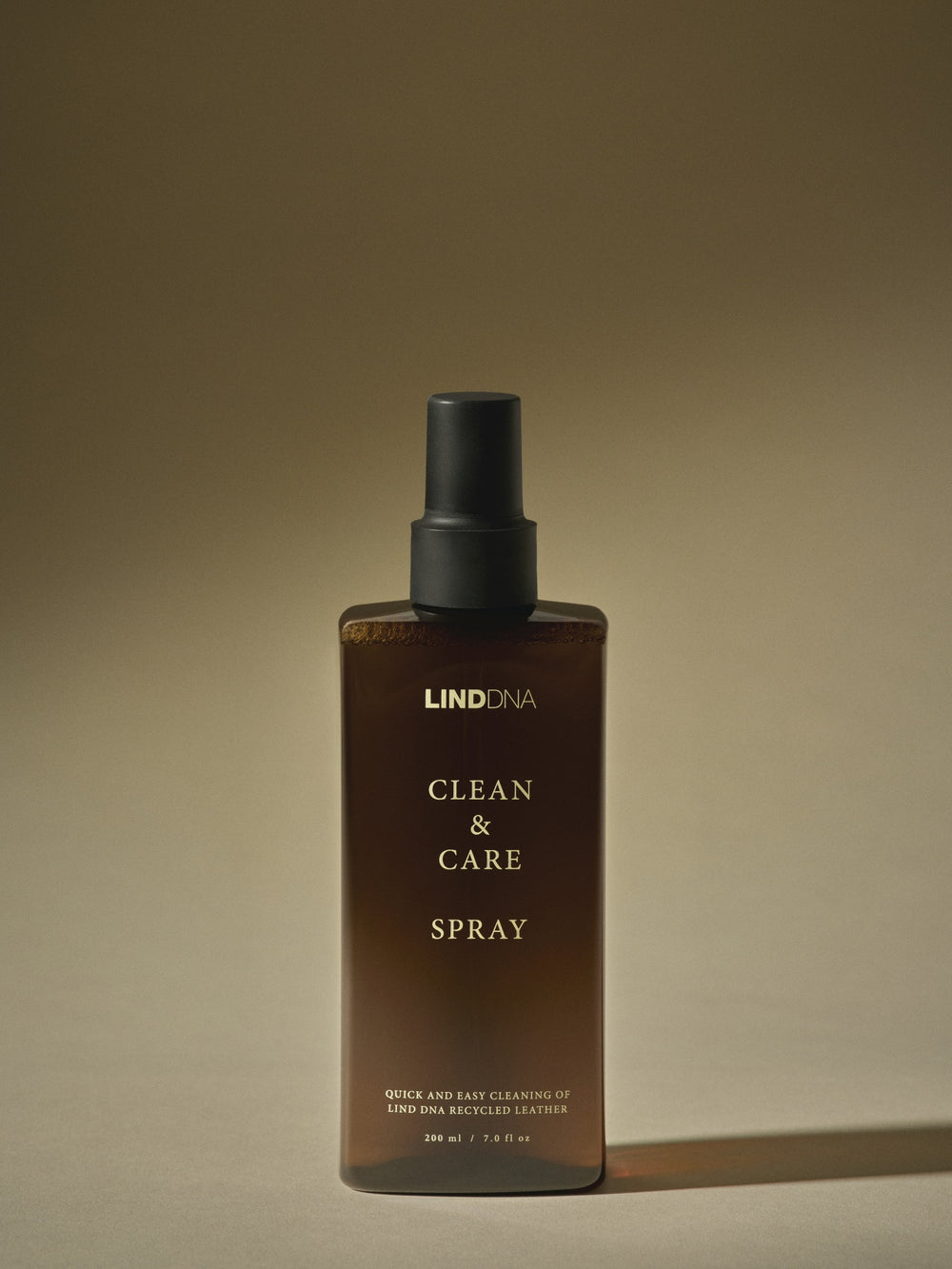 LIND DNA Rengøringsspray til Bordskånere &amp; Underlag - Clean &amp; Care - 200 ml