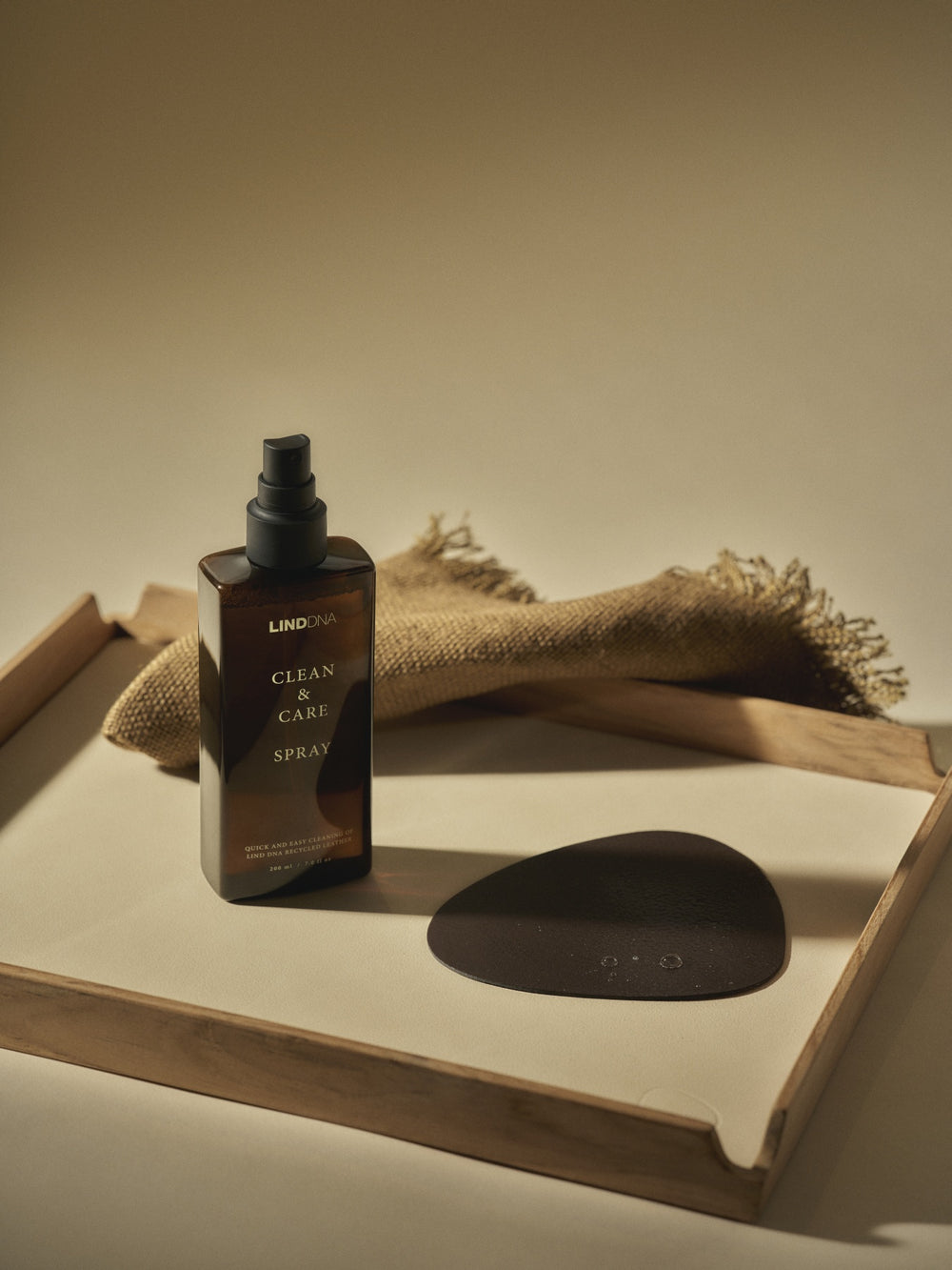 LIND DNA Rengøringsspray til Bordskånere &amp; Underlag - Clean &amp; Care - 200 ml