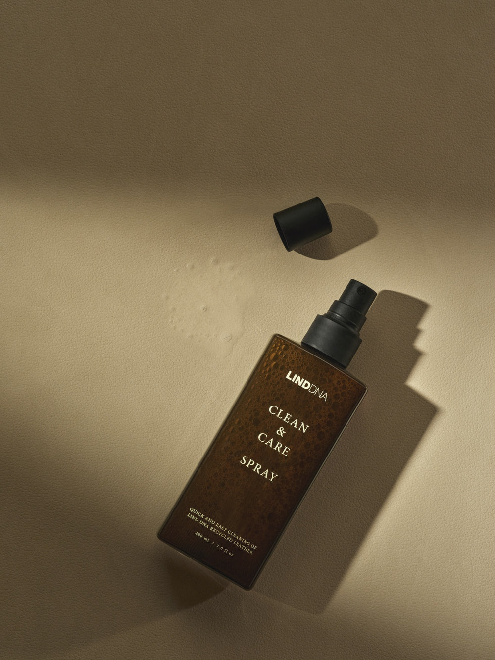 LIND DNA Rengøringsspray til Bordskånere &amp; Underlag - Clean &amp; Care - 200 ml