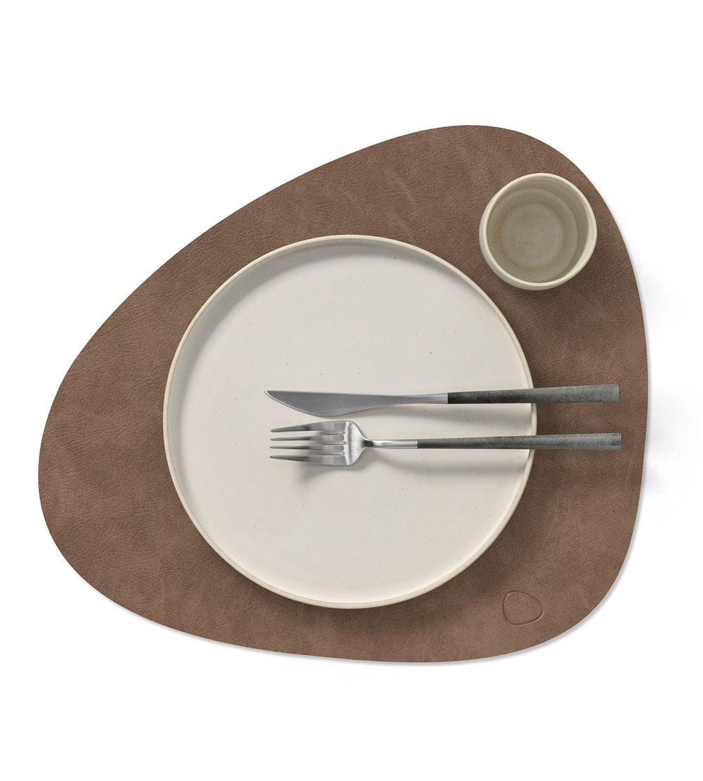 LIND DNA Placemats Nupo - Læder - Brun / Sand - dobbelt-sidet - Curved - 44 x 37 cm - 2 Styk