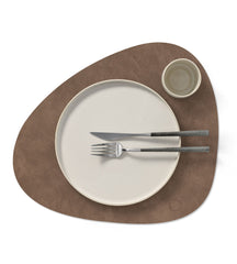 LIND DNA Placemats Nupo - Læder - Brun / Sand - dobbelt-sidet - Curved - 44 x 37 cm - 2 Styk