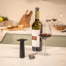 Vacu Vin Wijnpomp med 2 vinpropper - Wine Saver - Sort