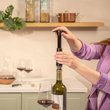 Vacu Vin Wijnpomp med 2 vinpropper - Wine Saver - Sort