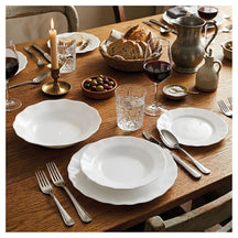 Villa d'Este Home Serviesset Scallop Hvid Opaalglas 18-delig / 6 personer - 6 middagstallerkener, 6 morgenmadstallerkener og 6 dybe tallerkener
