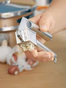WMF Knoflookpers Profi Plus 18 cm - Inkluderer GRATIS Cookinglife Olie Sprøjte 100 ml