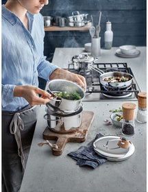 WMF Kogepande Mini lav - ø 14 cm / 900 ml - Inkluderer GRATIS Cookinglife Olieforstøver 100 ml - Egnet til alle varmekilder