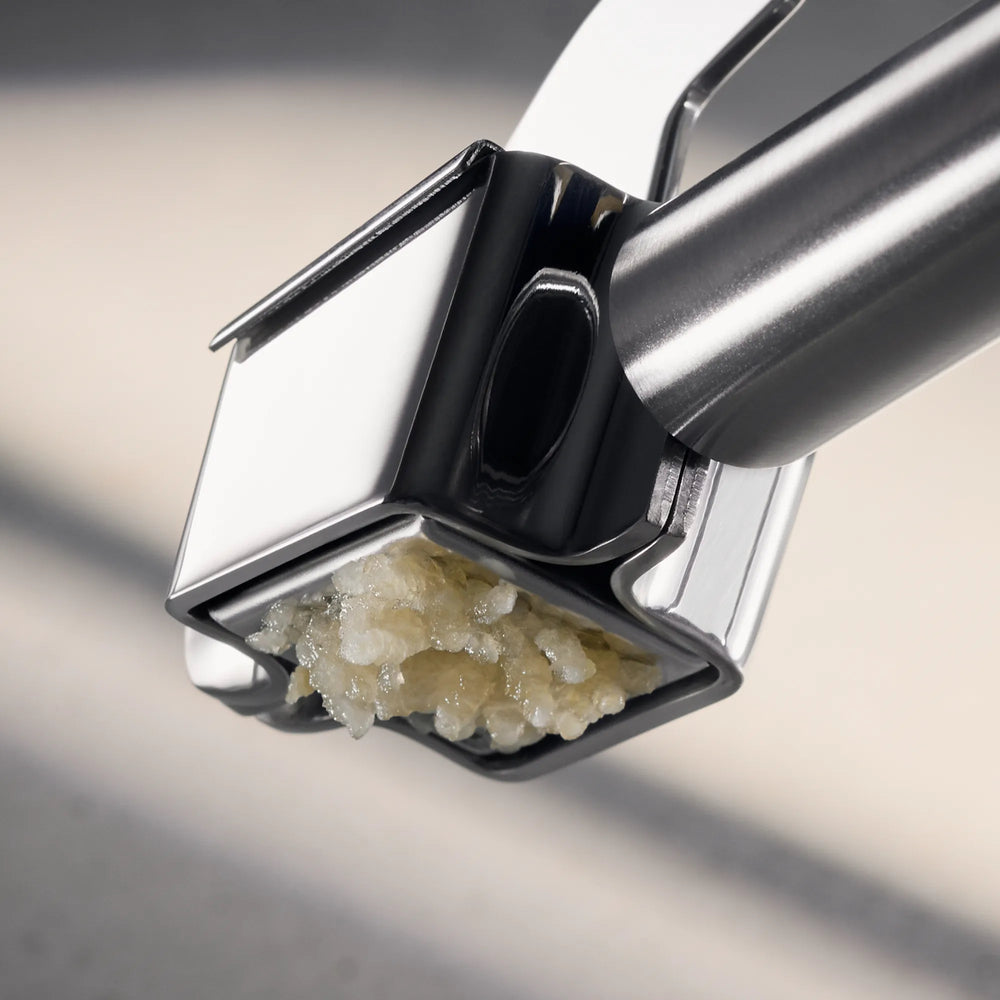 WMF Knoflookpers Profi Plus 18 cm - Inkluderer GRATIS Cookinglife Olie Sprøjte 100 ml