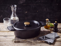 Alva Stegepande med låg - Dutch Oven Nori Gussejern ø 26 cm + Gratis håndtag - emaljeret non-stick belægning