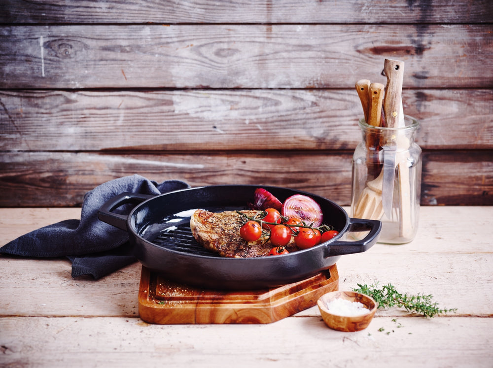 Alva Grillpande / Grillplade Nori ø 28 cm + Gratis Læderhåndtag - egnet til alle varmekilder - emaljeret non-stick belægning