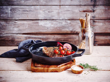 Alva Grillpande / Grillplade Nori ø 28 cm + Gratis Læderhåndtag - egnet til alle varmekilder - emaljeret non-stick belægning