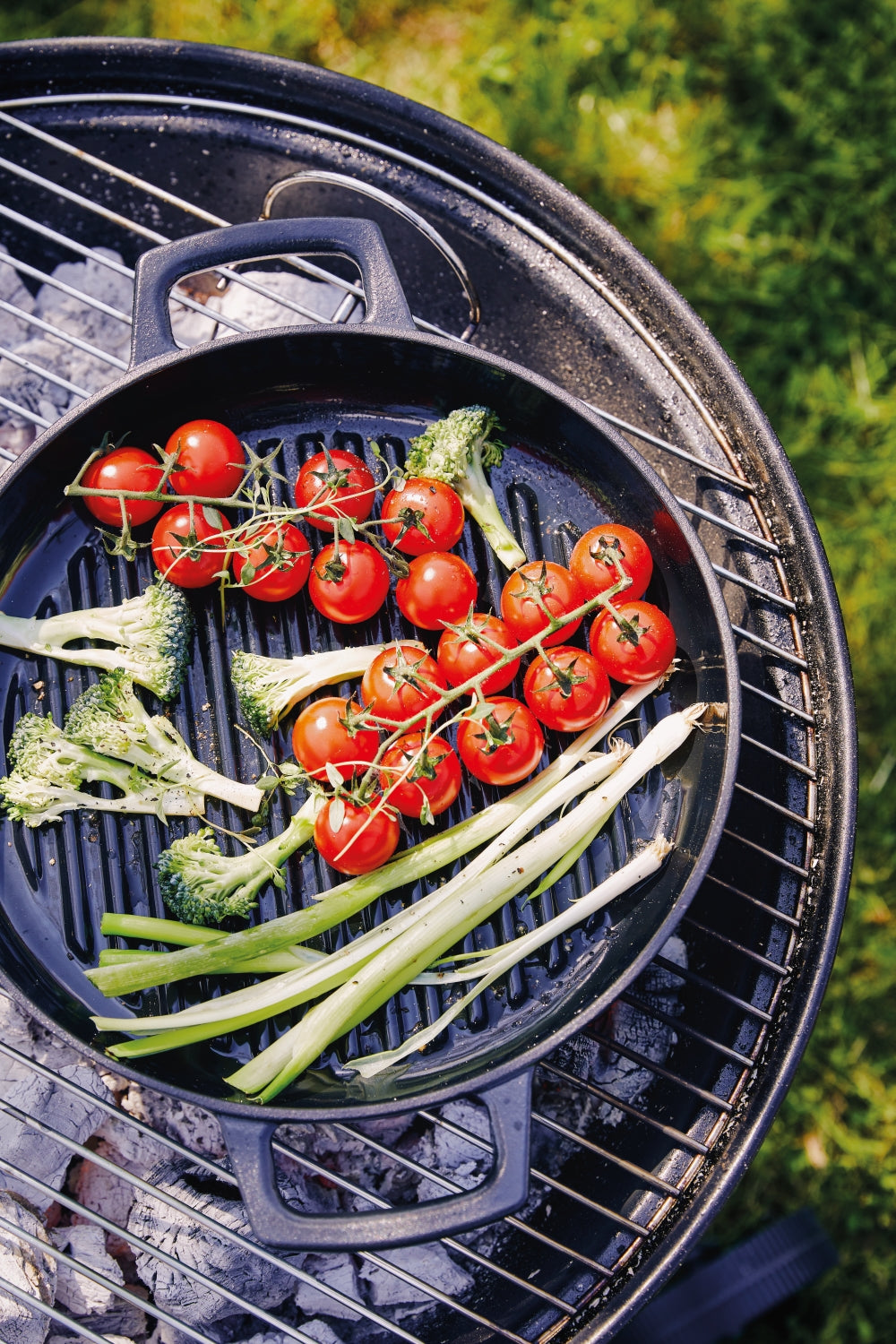 Alva Grillpande / Grillplade Nori ø 28 cm + Gratis Læderhåndtag - egnet til alle varmekilder - emaljeret non-stick belægning