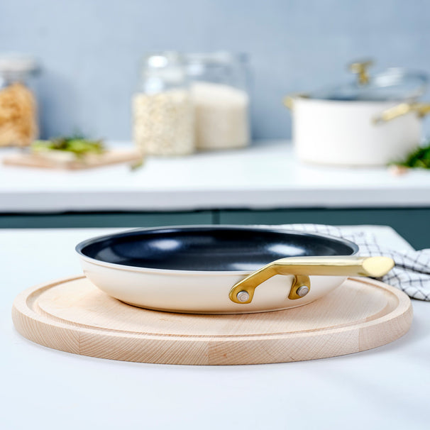 BK Stegepande Sublime Cream White ø 24 cm - keramisk non-stick belægning