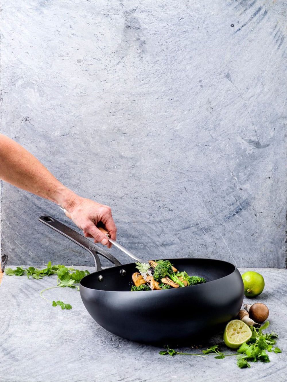 BK Wokpan Wokarang Black Steel Plaatstaal ø 30 cm / 2.6 Liter - sfeerbeeld 3