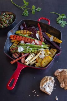 BK Grillpande Bourgogne Chili Red Gussejern 26 x 26 cm - emaljeret non-stick belægning