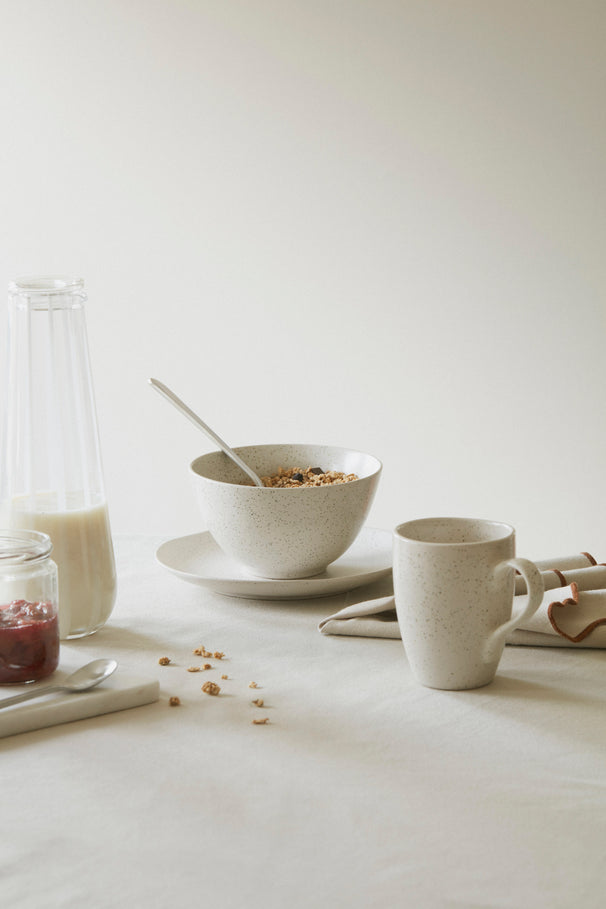 Broste Copenhagen Morgenmadssæt Nordic Vanilla 12-delt / 4 personer - 4 morgenmadstallerkener, 4 skåle og 4 kopper