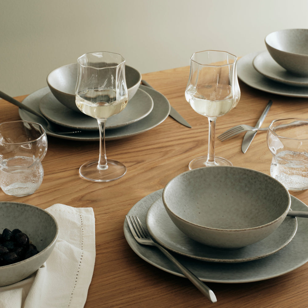 Broste Copenhagen Serviesset Nordic Marsh 12-delt / 4 personer - 4 middagstallerkener, 4 morgenmadstallerkener og 4 skåle