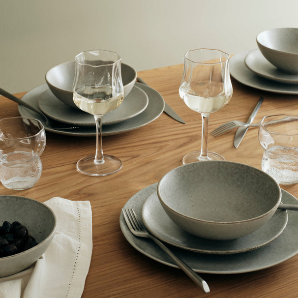 Broste Copenhagen Serviesset Nordic Marsh 12-delt / 4 personer - 4 middagstallerkener, 4 morgenmadstallerkener og 4 skåle