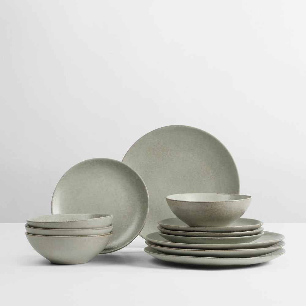 Broste Copenhagen Serviesset Nordic Marsh 12-delt / 4 personer - 4 middagstallerkener, 4 morgenmadstallerkener og 4 skåle
