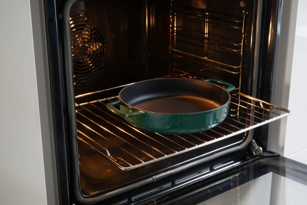 Combekk Stegepande med 2 håndtag Støbejern Holly Green ø 28 cm - emaljeret non-stick belægning