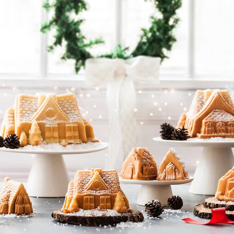 Nordic Ware Cakeform Gingerbread House Duet Sølv - Gietaluminium - 32 x 17 cm
