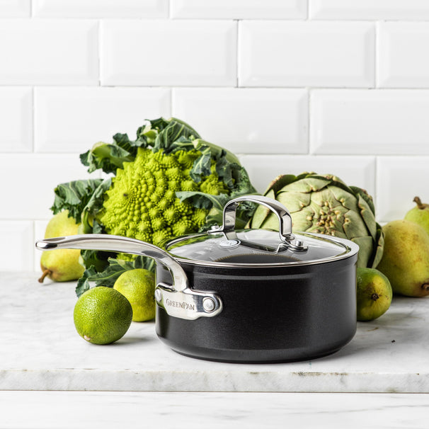 GreenPan Kasserolle Barcelona Pro Sort ø 18 cm / 2,1 Liter - med låg - keramisk non-stick belægning