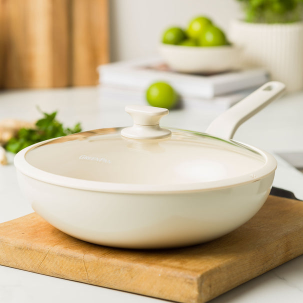 GreenPan Wokpande med låg Essence Pro Clay ø 28 cm / 3,69 Liter - keramisk non-stick belægning