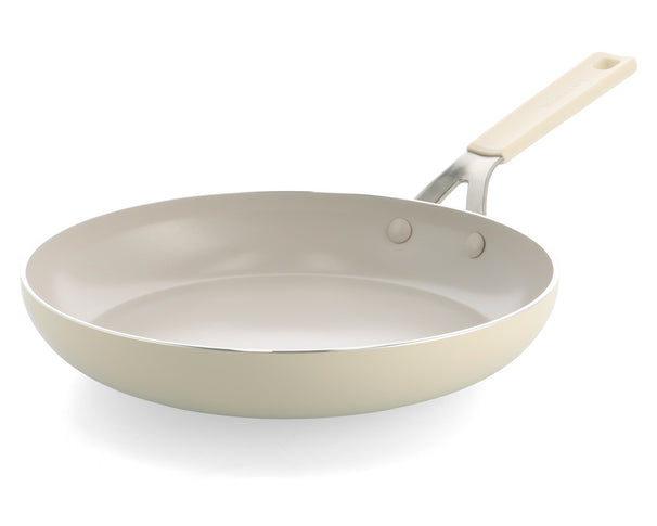 KitchenAid Stegepande Aluminium Almond Cream ø 28 cm - keramisk non-stick belægning