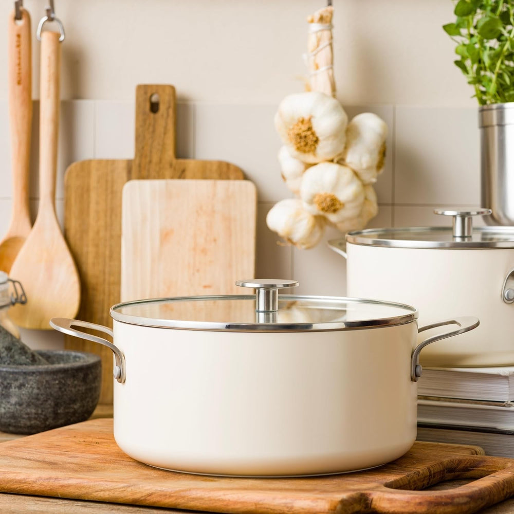 KitchenAid Kookpan Aluminium Almond Cream ø 20 cm / 3.1 Liter - sfeerbeeld 1