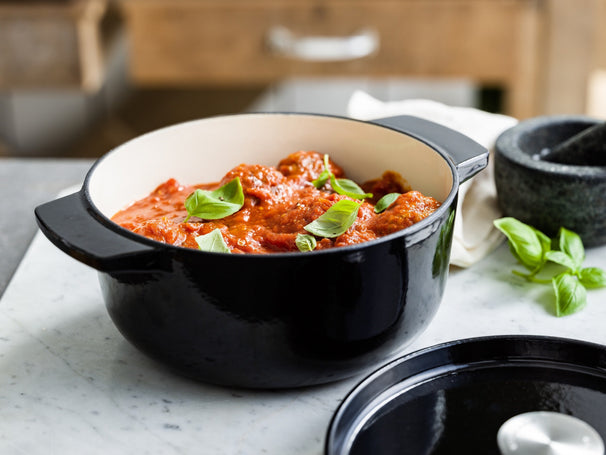 KitchenAid Stegegryde Støbejern Onyx Black ø 22 cm / 3,3 Liter - emaljeret non-stick belægning
