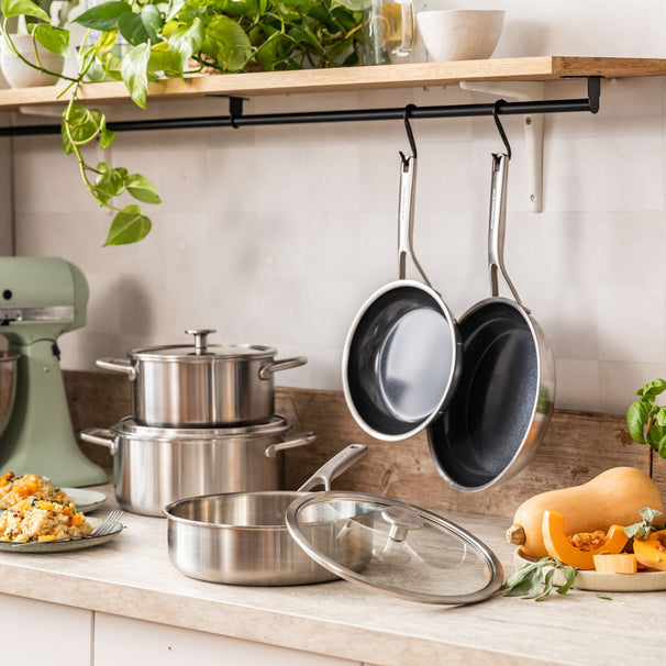 KitchenAid Stegepandesæt Multi-Ply Rustfrit Stål 2-delt - ø 24 & 28 cm - keramisk non-stick belægning