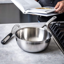 KitchenAid Sauteuse Tri-Ply RVS ø 24 cm / 3.7 Liter - sfeerbeeld 2